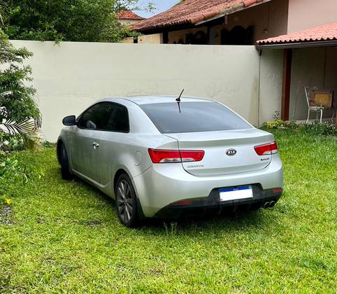 KIA CERATO 2.0 KOUP 16V GASOLINA 2P AUTOMÁTICO